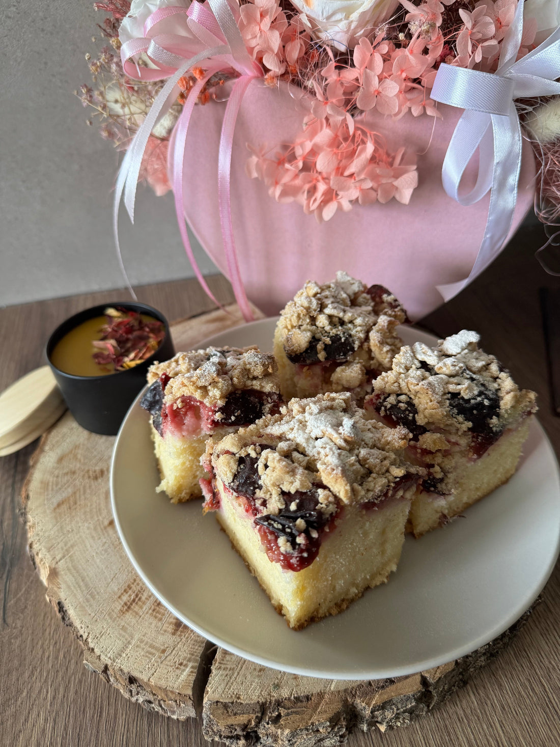 Babiččin hrníčkový švestkový koláč