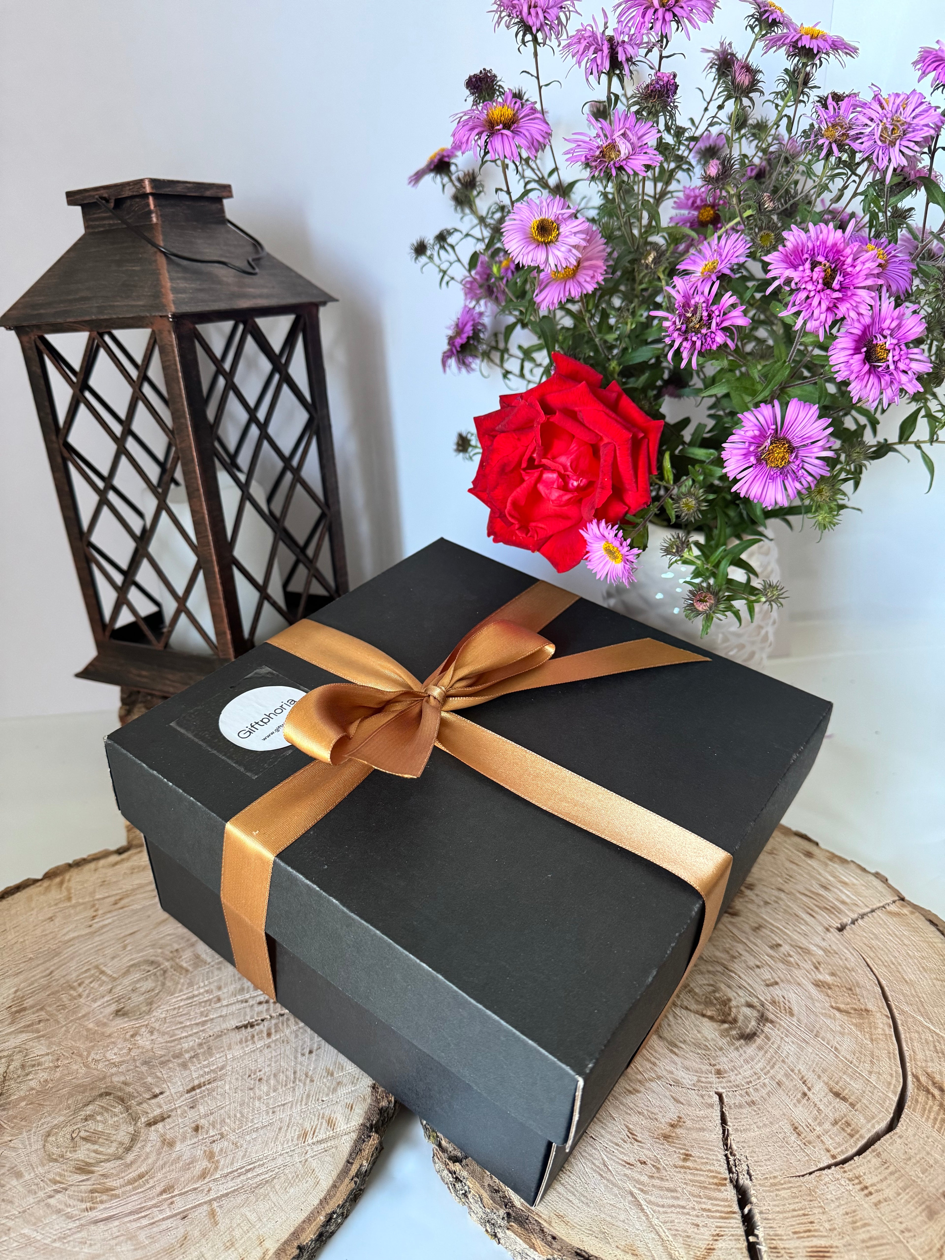 Gift box – Chocolate and Nuts